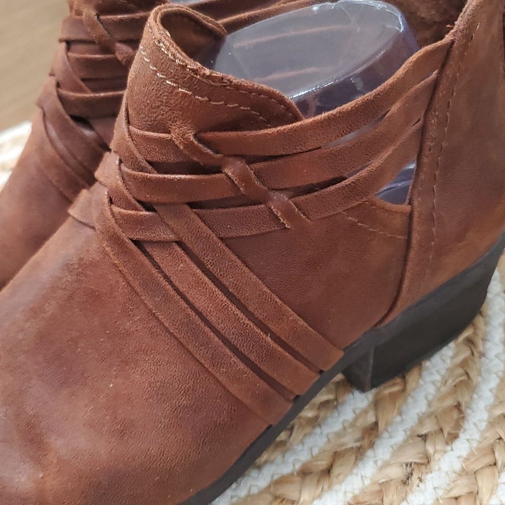 BareTraps Goldie Brown Leather Booties, Size 10 - Picture 5 of 8